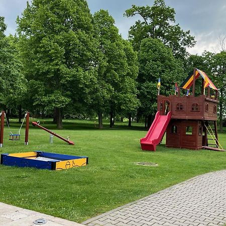 Klaudia'S Hotel & Restaurant At Golf Resort, Bac Samorin Zewnętrze zdjęcie