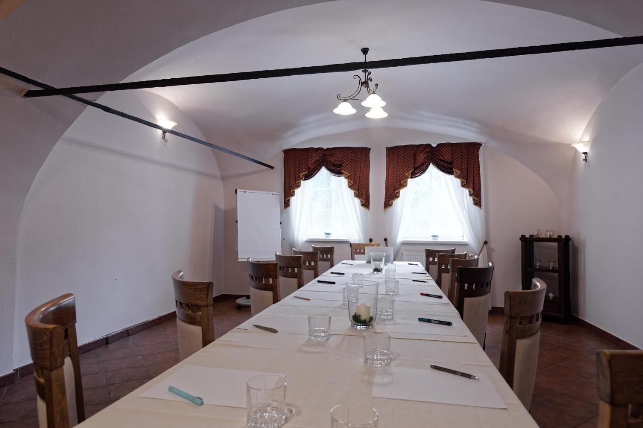 Klaudia'S Hotel & Restaurant At Golf Resort, Bac Samorin Zewnętrze zdjęcie