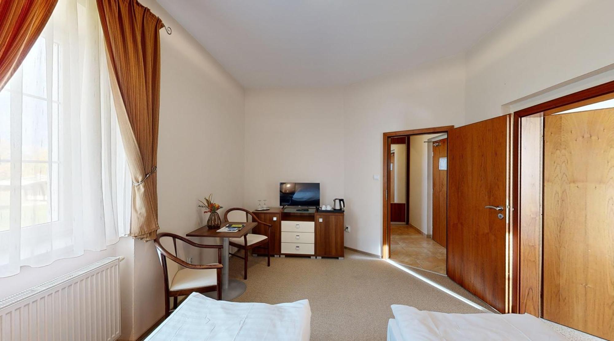 Klaudia'S Hotel & Restaurant At Golf Resort, Bac Samorin Zewnętrze zdjęcie