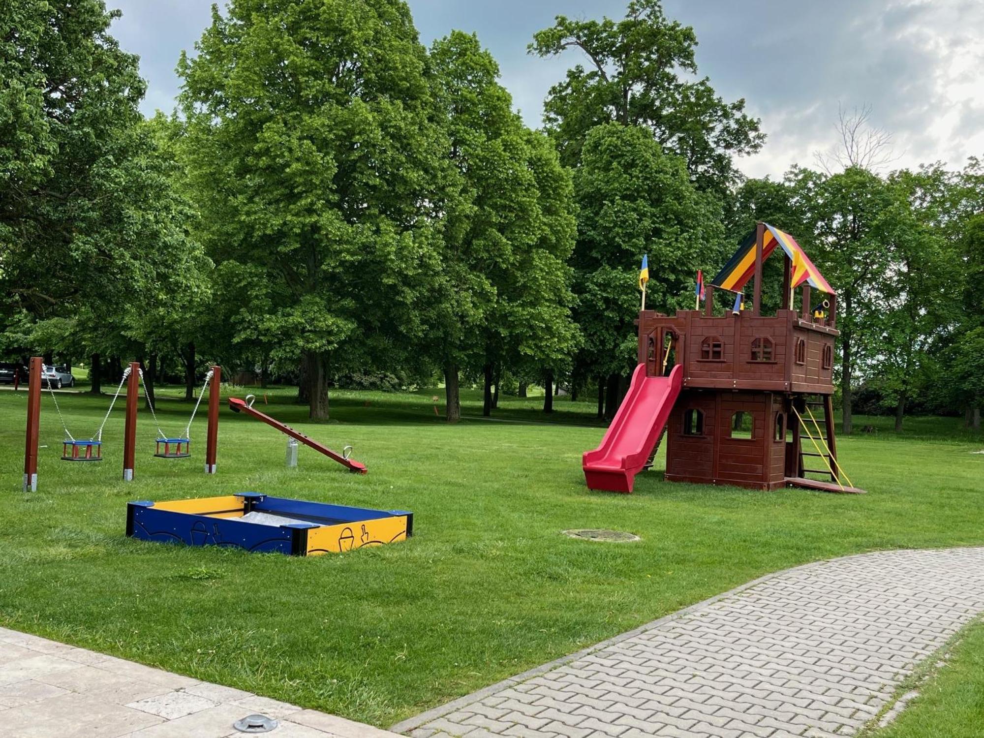 Klaudia'S Hotel & Restaurant At Golf Resort, Bac Samorin Zewnętrze zdjęcie